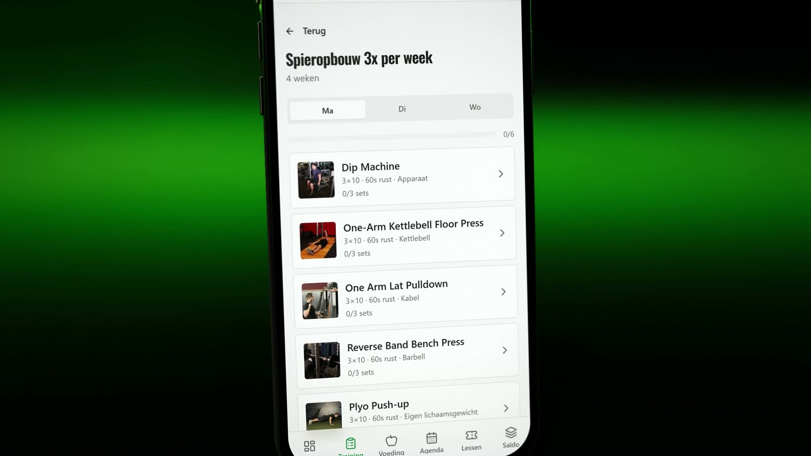 Het klantportaal op een telefoon: het dashboard met de volgende les, het saldo en de trainingen van deze week