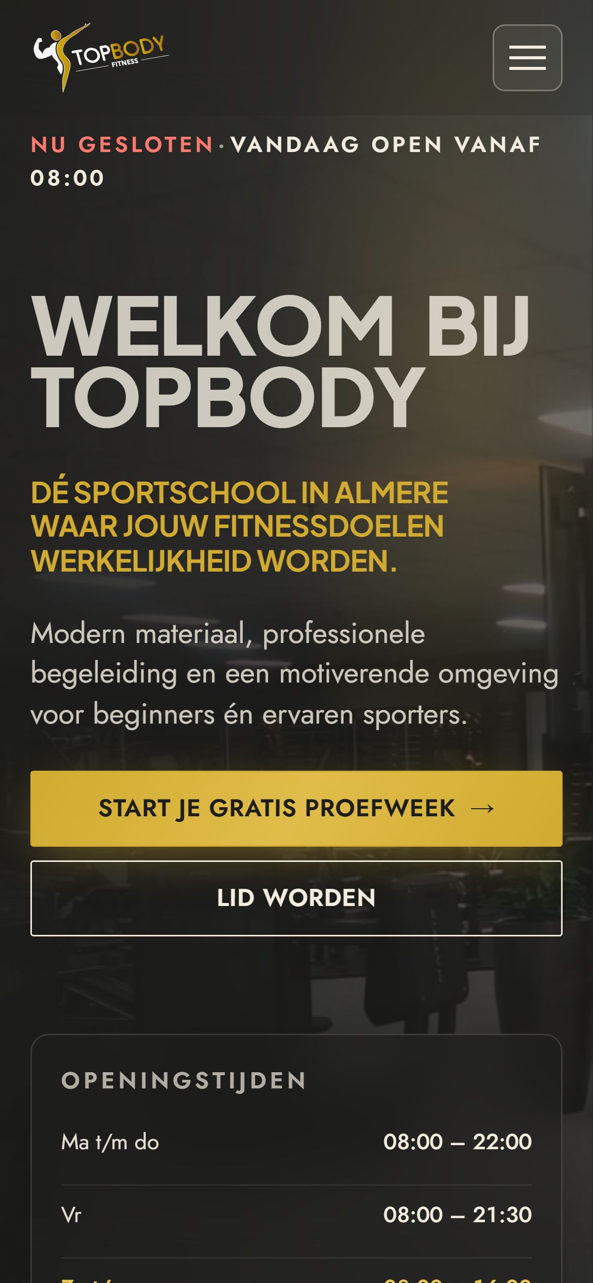 De voorpagina op een telefoon: bovenaan het label met de openingsstatus, daaronder de kop en de kaart met openingstijden